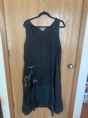 Black Sleeveless High-Low Dress with Floral Appliqué